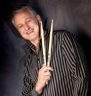 Willy Renner mit Drumsticks